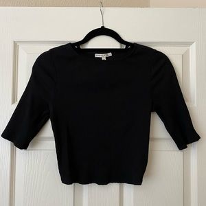 🚨 Donating May 29 🚨 Black Crop Top